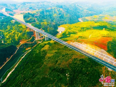 云南召夸至瀘西高速公路通車 20分鐘串聯曲靖紅河